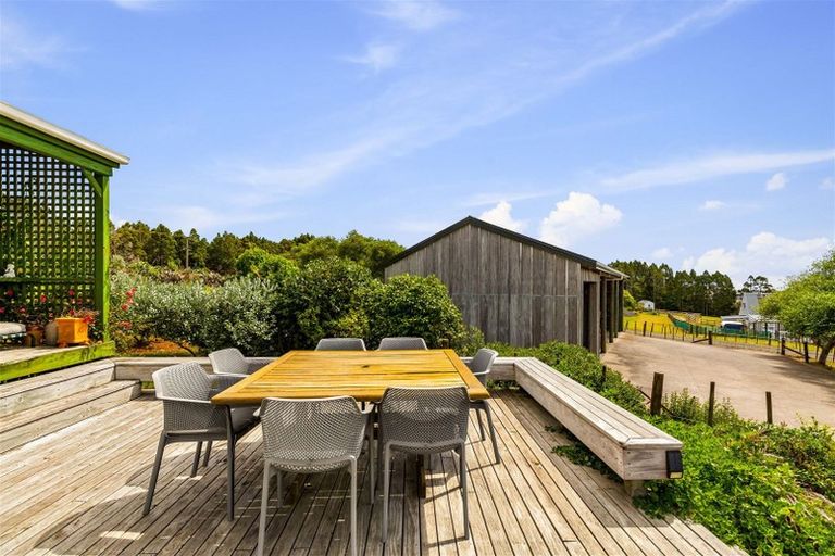 Photo of property in 321 Muriwai Valley Road, Muriwai, Waimauku, 0881