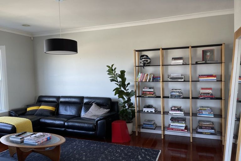 Photo of property in 82 Moana Road, Kelburn, Wellington, 6012