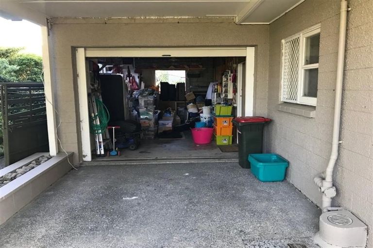 Photo of property in 105 Dowse Drive, Maungaraki, Lower Hutt, 5010