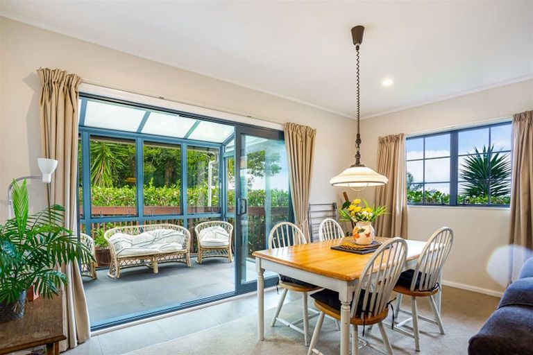 Photo of property in 8/485 Don Buck Road, Massey, Auckland, 0614