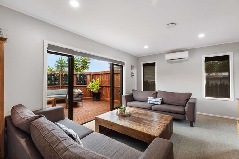 Photo of property in 34 Wyllie Road, Papatoetoe, Auckland, 2025