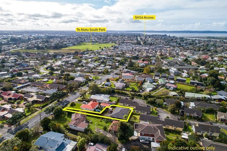 Photo of property in 2/39 Mcleod Road, Henderson, Auckland, 0612