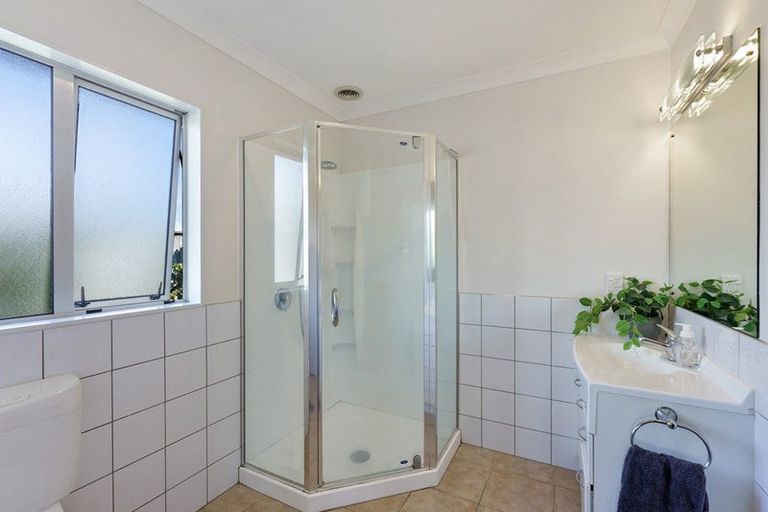 Photo of property in 17 Ashleigh Way, Waikanae Beach, Waikanae, 5036