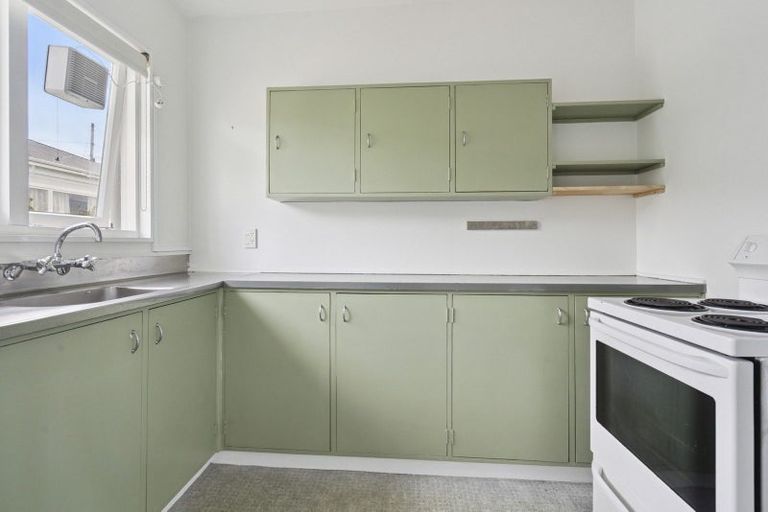 Photo of property in Bryon Court Flats, 25 Apuka Street, Brooklyn, Wellington, 6021