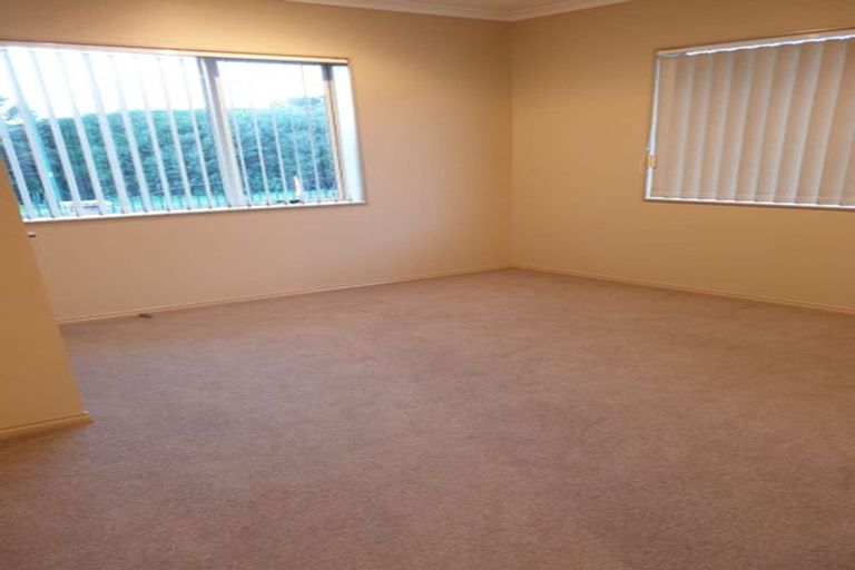 Photo of property in 8 Papatahi Lane, Flat Bush, Auckland, 2019