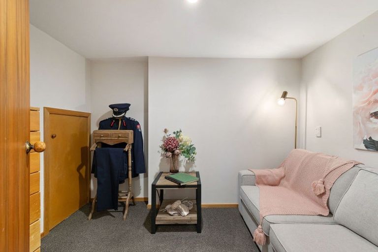 Photo of property in 138a Wynyard Crescent, Fernhill, Queenstown, 9300