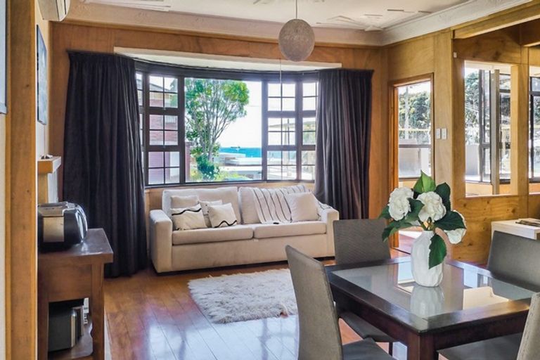 Photo of property in 100 Buller Street, New Plymouth, 4312