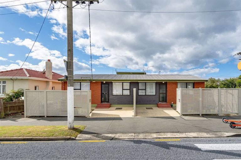 Photo of property in 105 Queens Drive, Saint Kilda, Dunedin, 9012