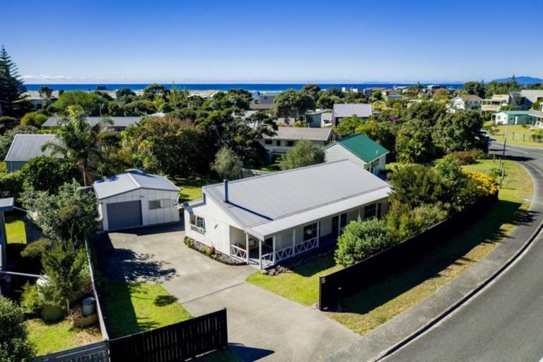 Photo of property in 5 Holiday Crescent, Mangawhai Heads, Mangawhai, 0505