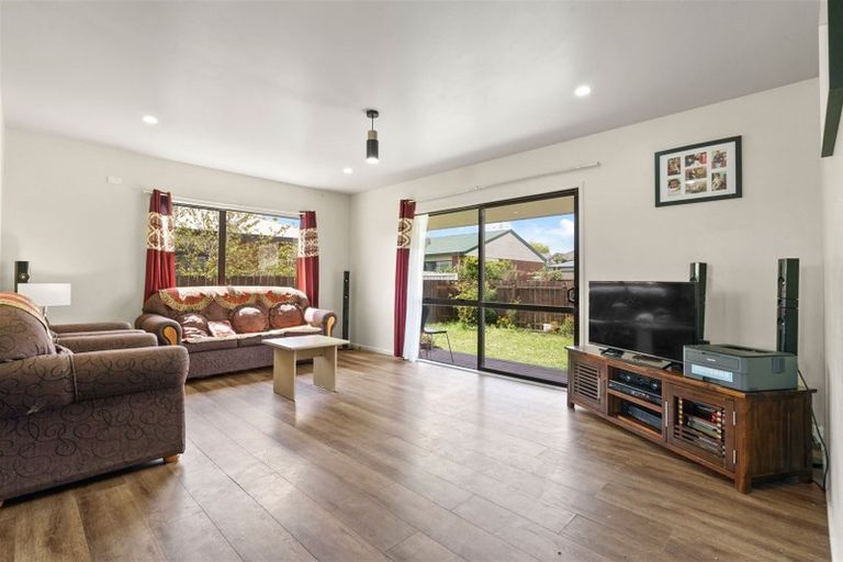 Photo of property in 3/31 Aeronautic Road, Takanini, 2112