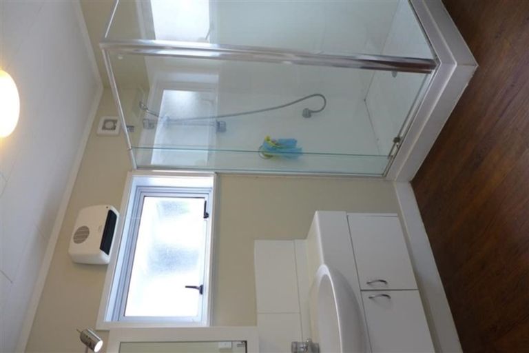 Photo of property in 10 Titoki Avenue, Mangere Bridge, Auckland, 2022