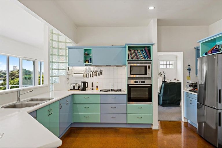 Photo of property in 204 Hurstmere Road, Takapuna, Auckland, 0622