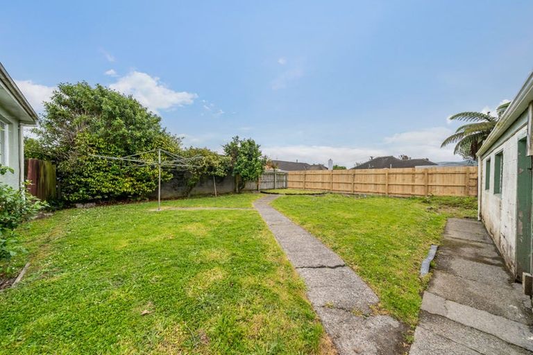 Photo of property in 35 Routley Crescent, Elderslea, Upper Hutt, 5018