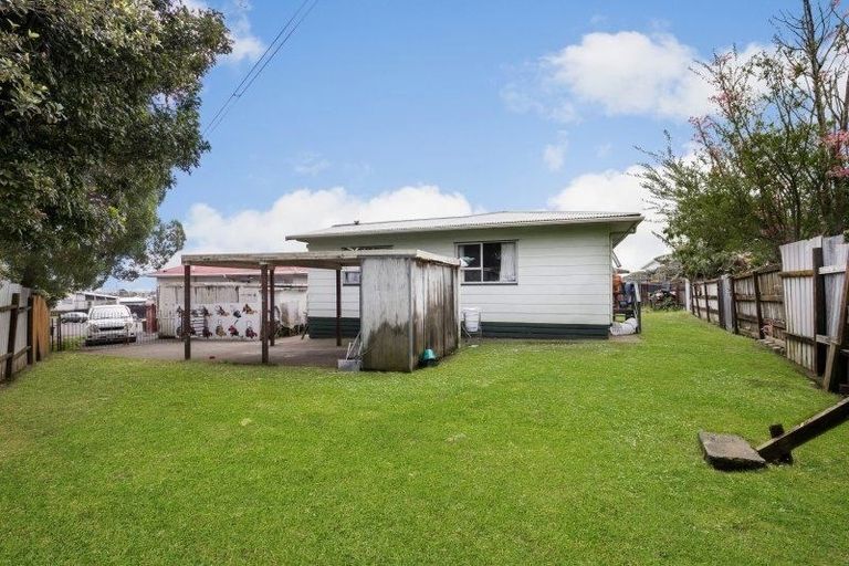 Photo of property in 2/20 Darnell Crescent, Clover Park, Auckland, 2019