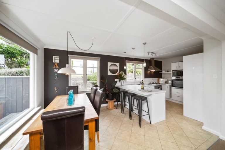 Photo of property in 191 Tukapa Street, Westown, New Plymouth, 4310