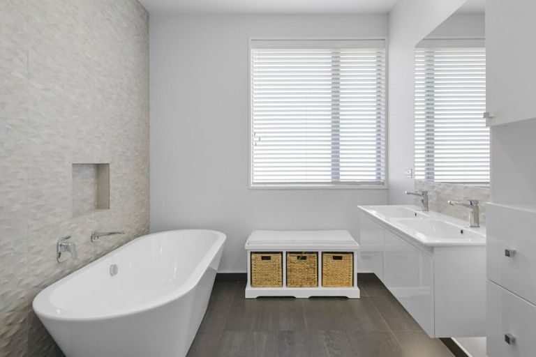 Photo of property in 6 Provincial Road, Halswell, Christchurch, 8025