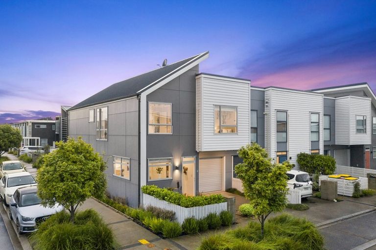 Photo of property in 2 Skylark Road, Hobsonville, Auckland, 0616