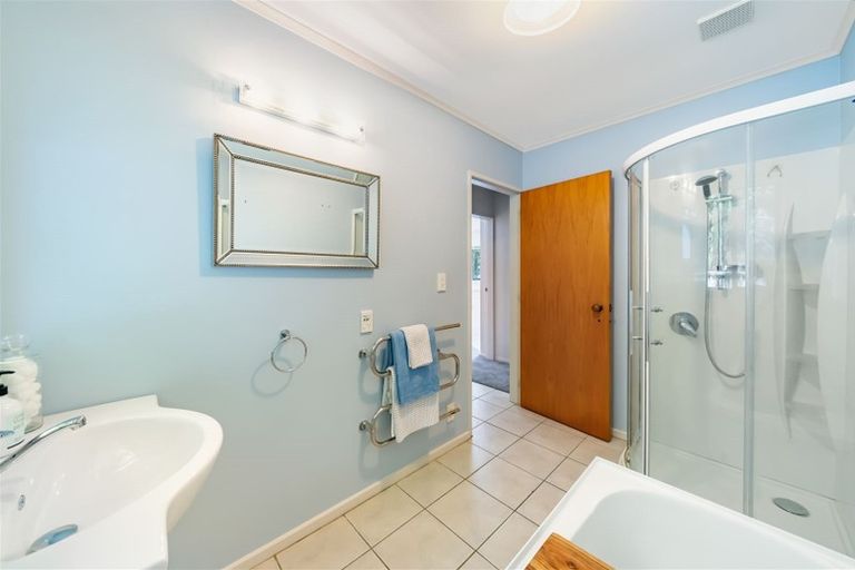 Photo of property in 92d Kamahi Street, Stokes Valley, Lower Hutt, 5019