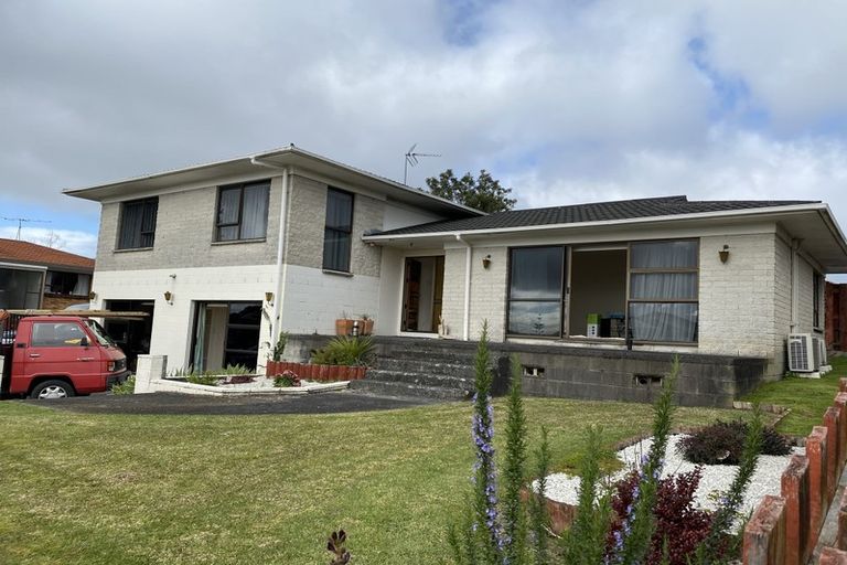 Photo of property in 25 Butterworth Drive, Glendene, Auckland, 0602