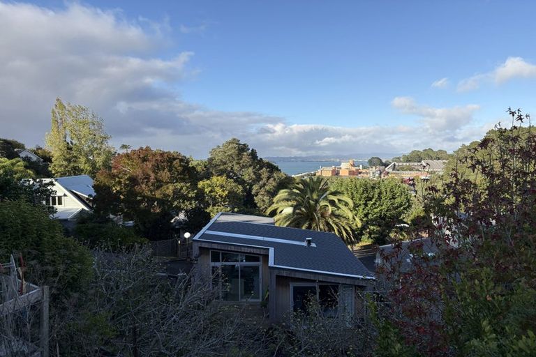 Photo of property in 2/56 Palmerston Road, Birkenhead, Auckland, 0626