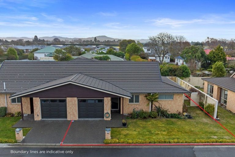 Photo of property in 3 Reeves Road, Rangiora, 7400
