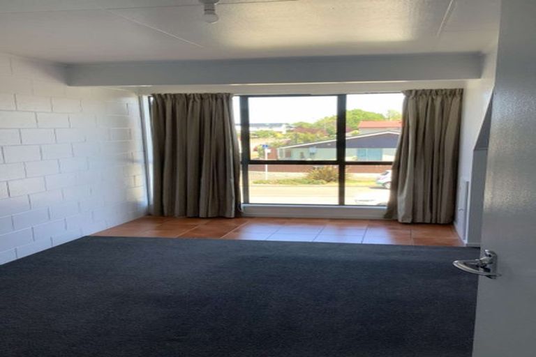 Photo of property in 2/86 Picton Avenue, Riccarton, Christchurch, 8011