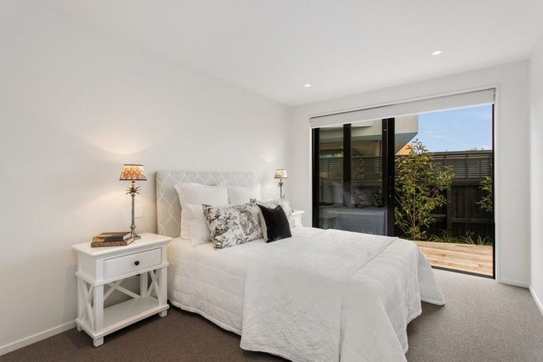 Photo of property in 2a Church Lane, Merivale, Christchurch, 8014