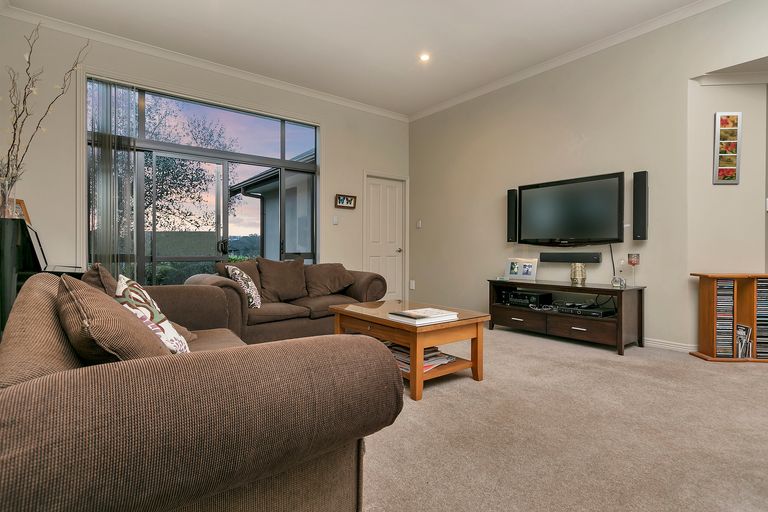 Photo of property in 8 Archer Rayner Place, Greenhithe, Auckland, 0632