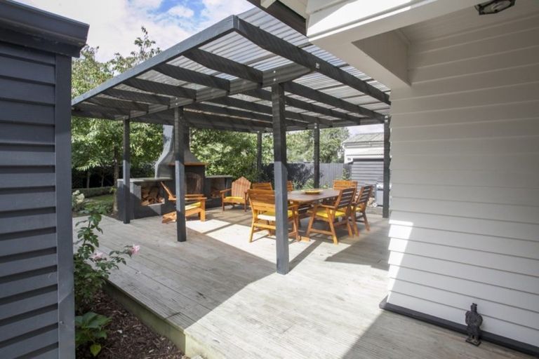 Photo of property in 4 Milverton Avenue, Hokowhitu, Palmerston North, 4410