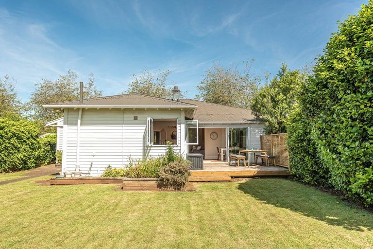 Photo of property in 2 Godwin Crescent, College Estate, Whanganui, 4500