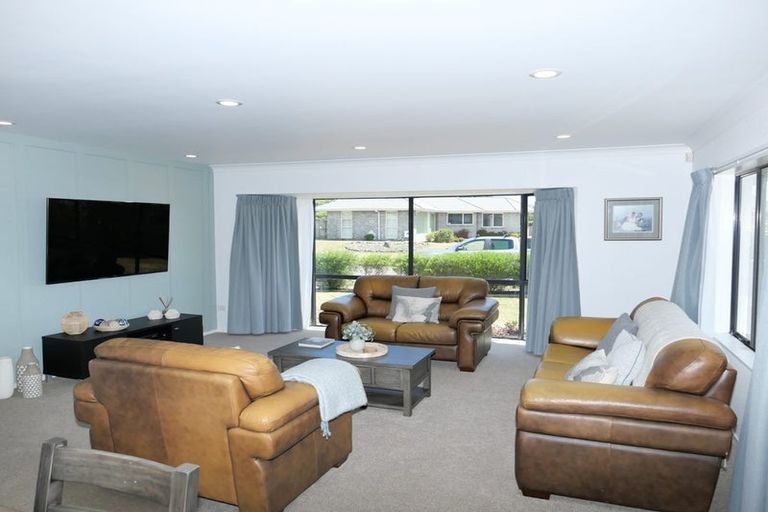 Photo of property in 5 Sovereign Way, Paraparaumu, 5032