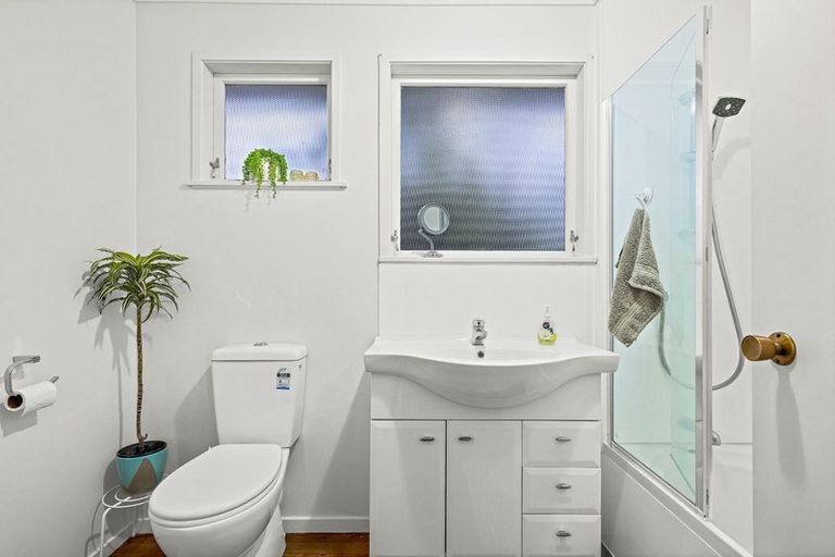 Photo of property in 7 Allington Road, Massey, Auckland, 0614