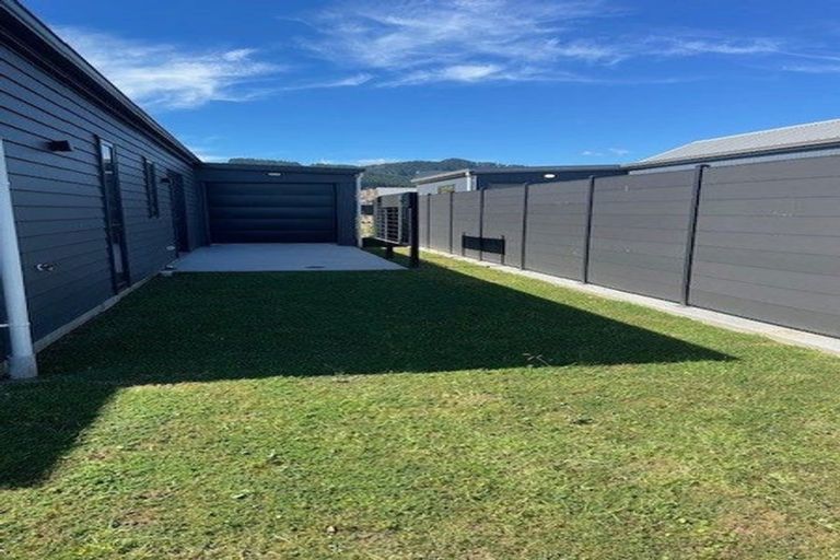 Photo of property in 12 Mataikokako Loop, Kawakawa Bay, 2585