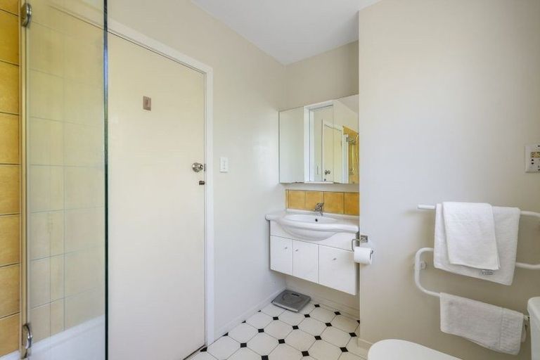 Photo of property in 230 Avonhead Road, Avonhead, Christchurch, 8042