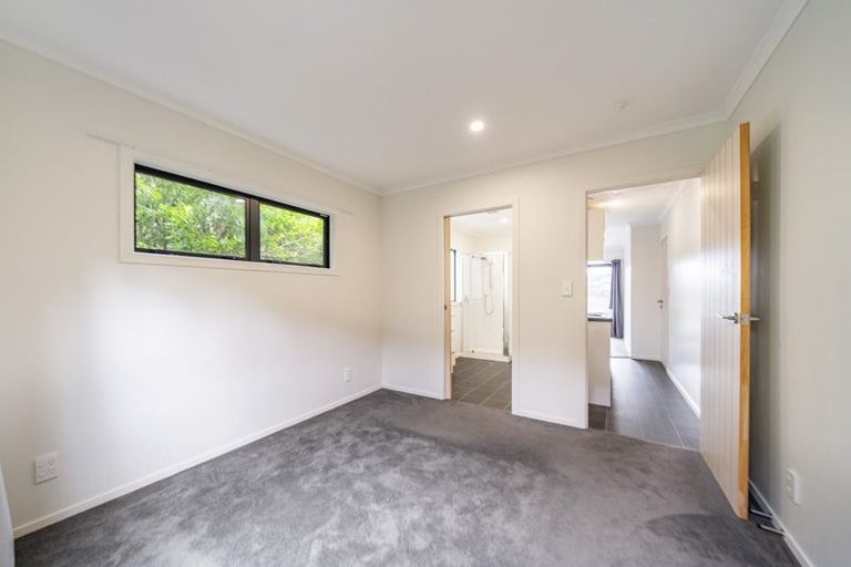 Photo of property in 9 Lowry Heights, Stokes Valley, Lower Hutt, 5019