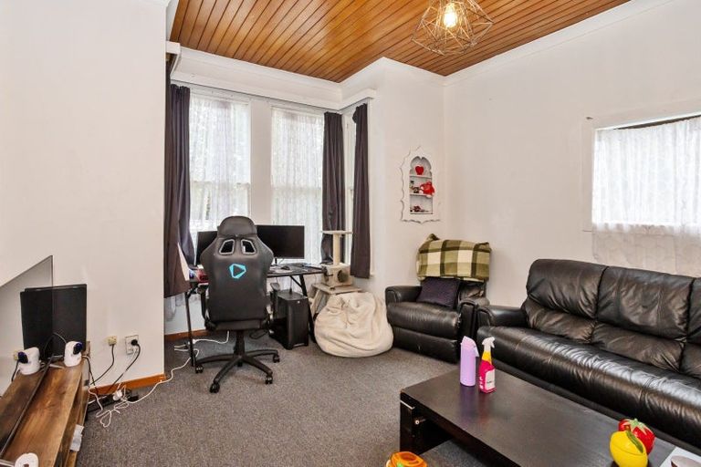 Photo of property in 8 Centre Street, Strathern, Invercargill, 9812