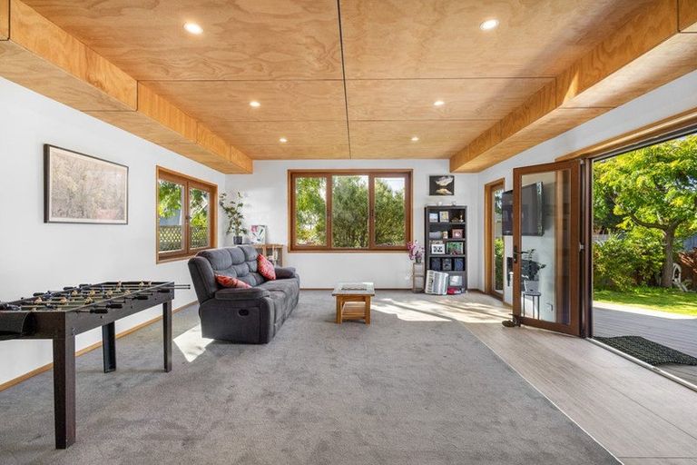 Photo of property in 10 Evatt Street, Bryndwr, Christchurch, 8053