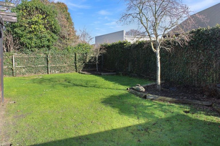 Photo of property in 1/74 Aorangi Road, Bryndwr, Christchurch, 8053