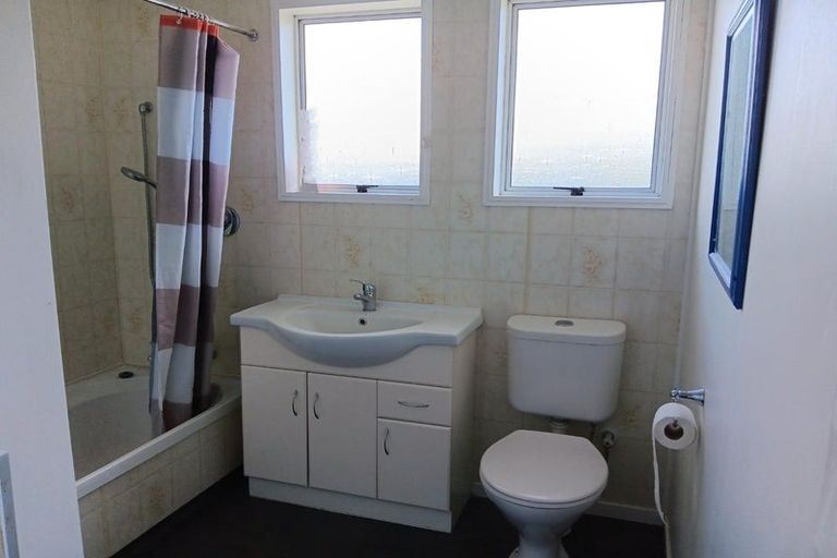 Photo of property in 21 Duckworth Crescent, Greenmeadows, Napier, 4112