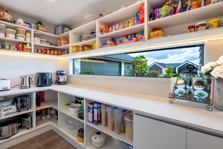 Photo of property in 130 Silver Peaks Drive, West Melton, 7618