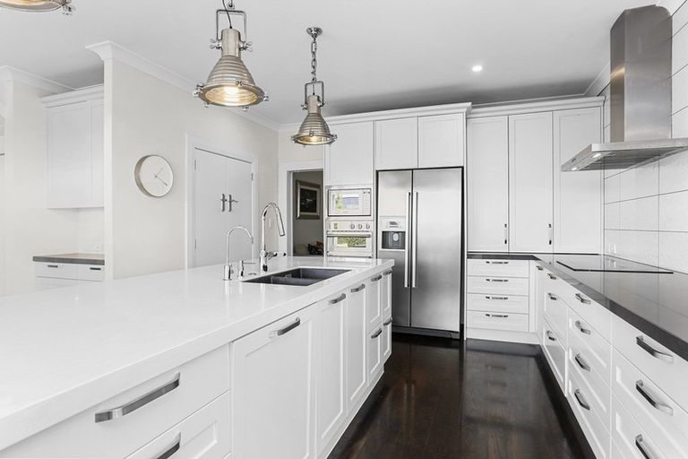 Photo of property in 35 Seaview Avenue, Northcote, Auckland, 0627