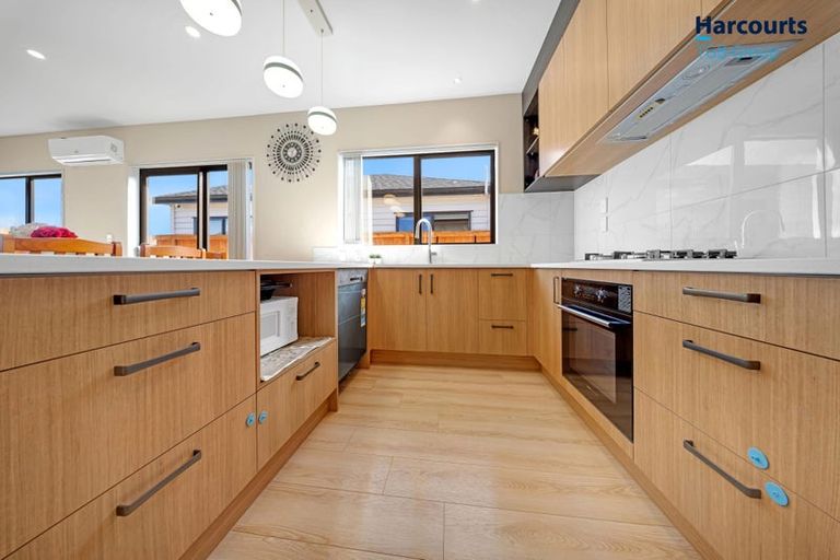 Photo of property in 26 Survila Street, Takanini, 2110