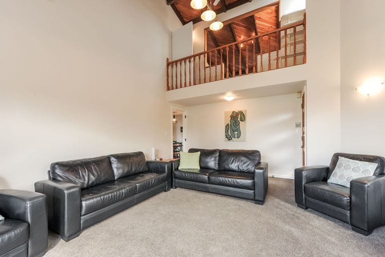Photo of property in 102 Shaw Road, Oratia, Auckland, 0604