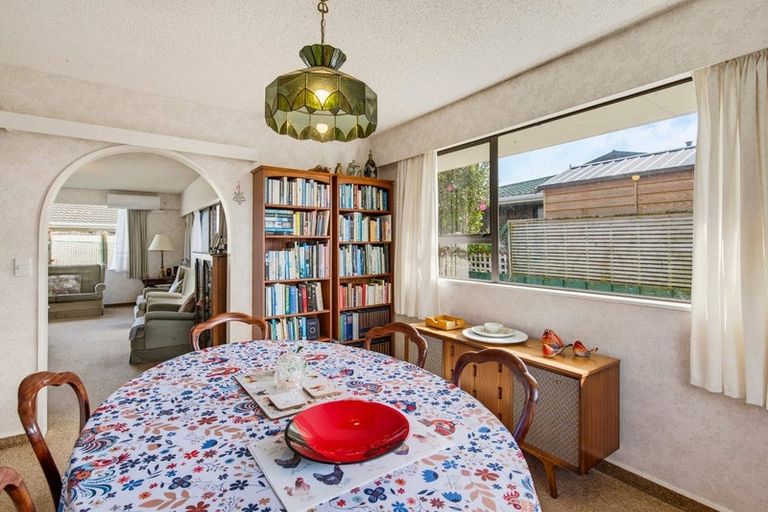 Photo of property in 43 Belvedere Avenue, Waikanae, 5036