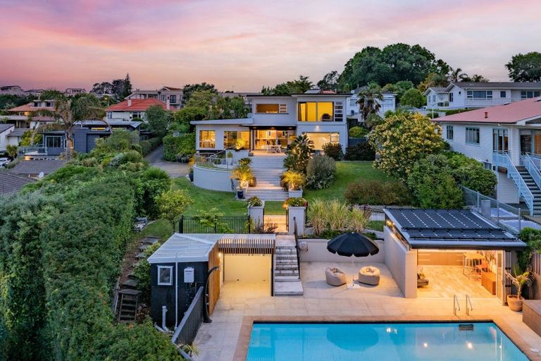 Photo of property in 12 George Street, Hospital Hill, Napier, 4110