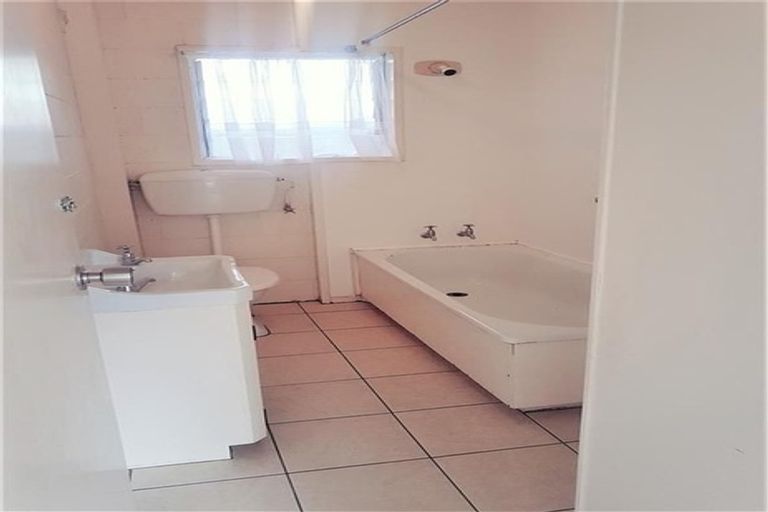 Photo of property in 21/72 Kitchener Road, Milford, Auckland, 0620