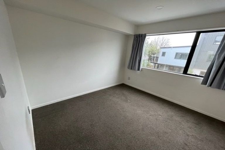 Photo of property in 17 Waru Lane, Te Atatu Peninsula, Auckland, 0610