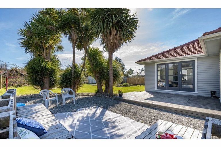 Photo of property in 13 Cross Street, Coalgate, 7673