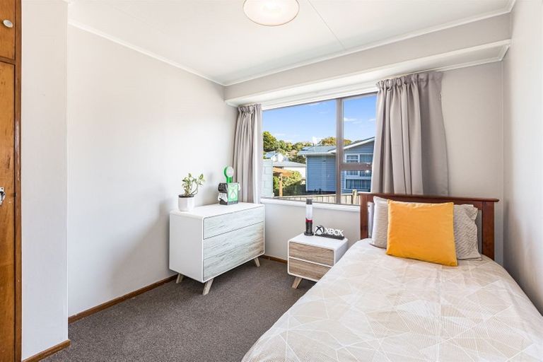 Photo of property in 42 Beaumaris Crescent, Ascot Park, Porirua, 5024