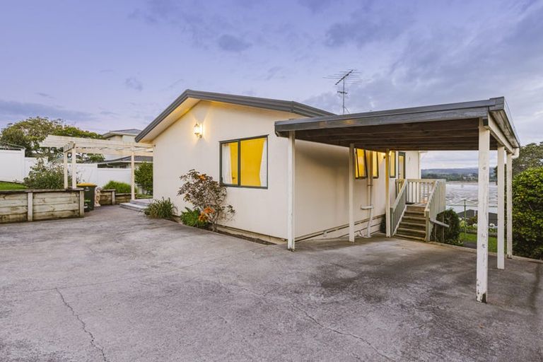Photo of property in 107 Pah Road, Cockle Bay, Auckland, 2014
